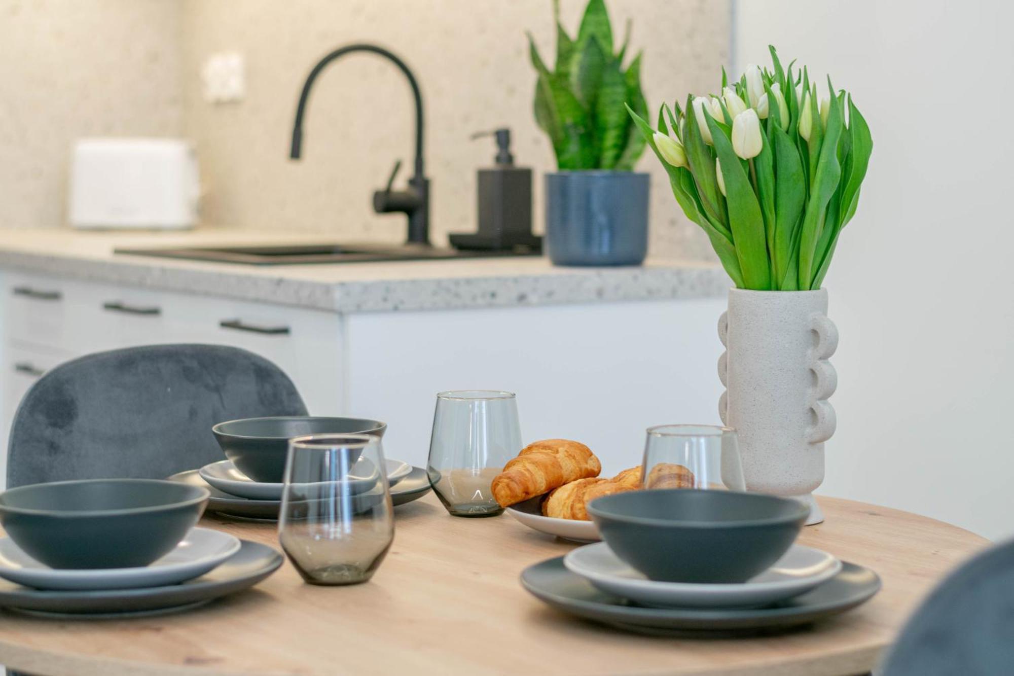 Blue Apartment Ceglana - Free Parking - Self Check-In Катовице Экстерьер фото