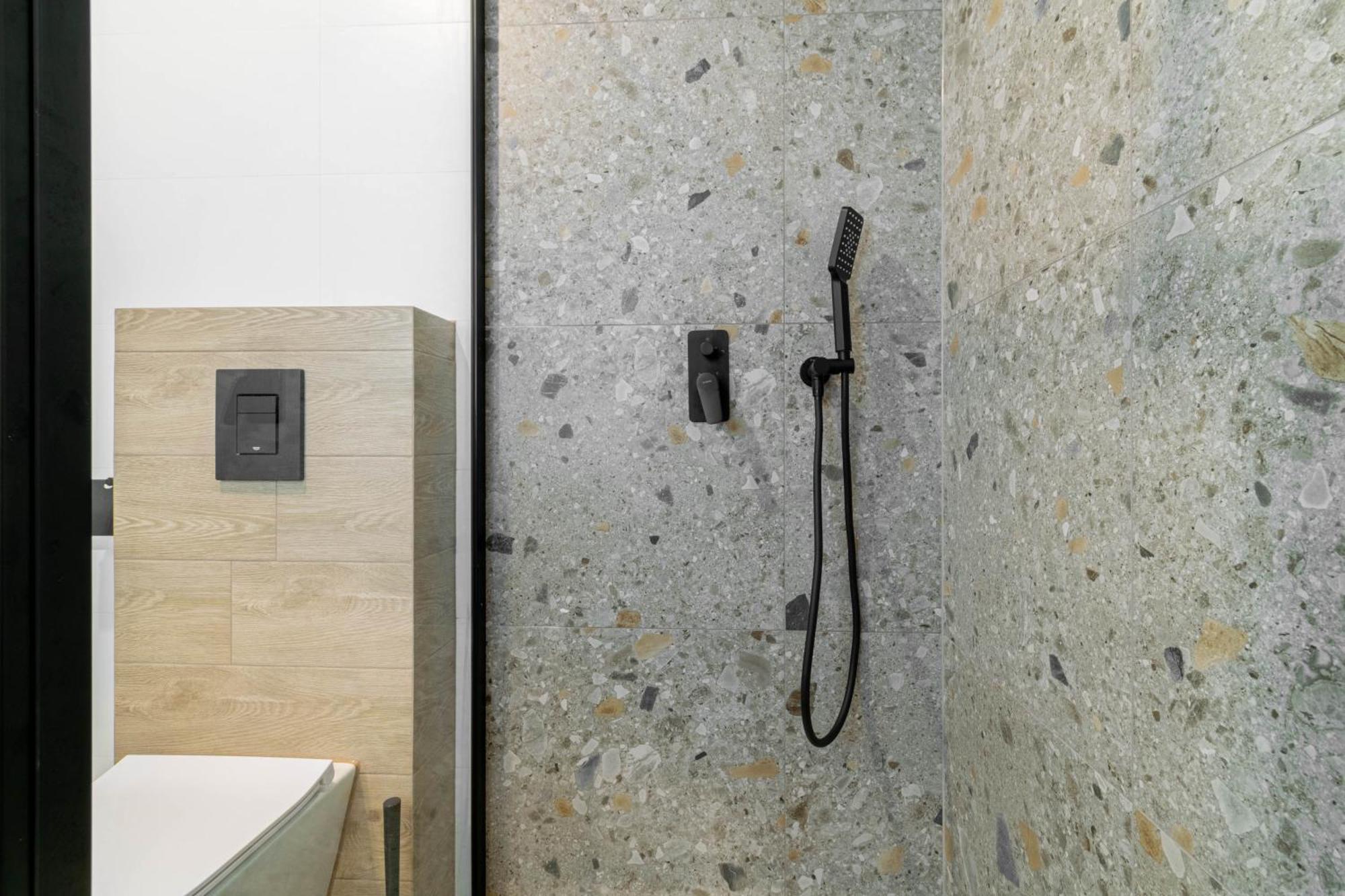 Blue Apartment Ceglana - Free Parking - Self Check-In Катовице Экстерьер фото